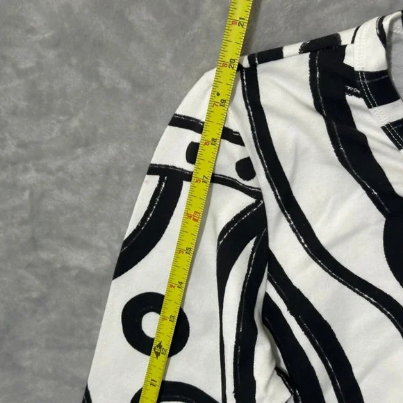 Lot of 2 - Jess & Jane Abstract Geometric 3/4 Sleeve Tops Black White Abstract S - Picture 7 of 15